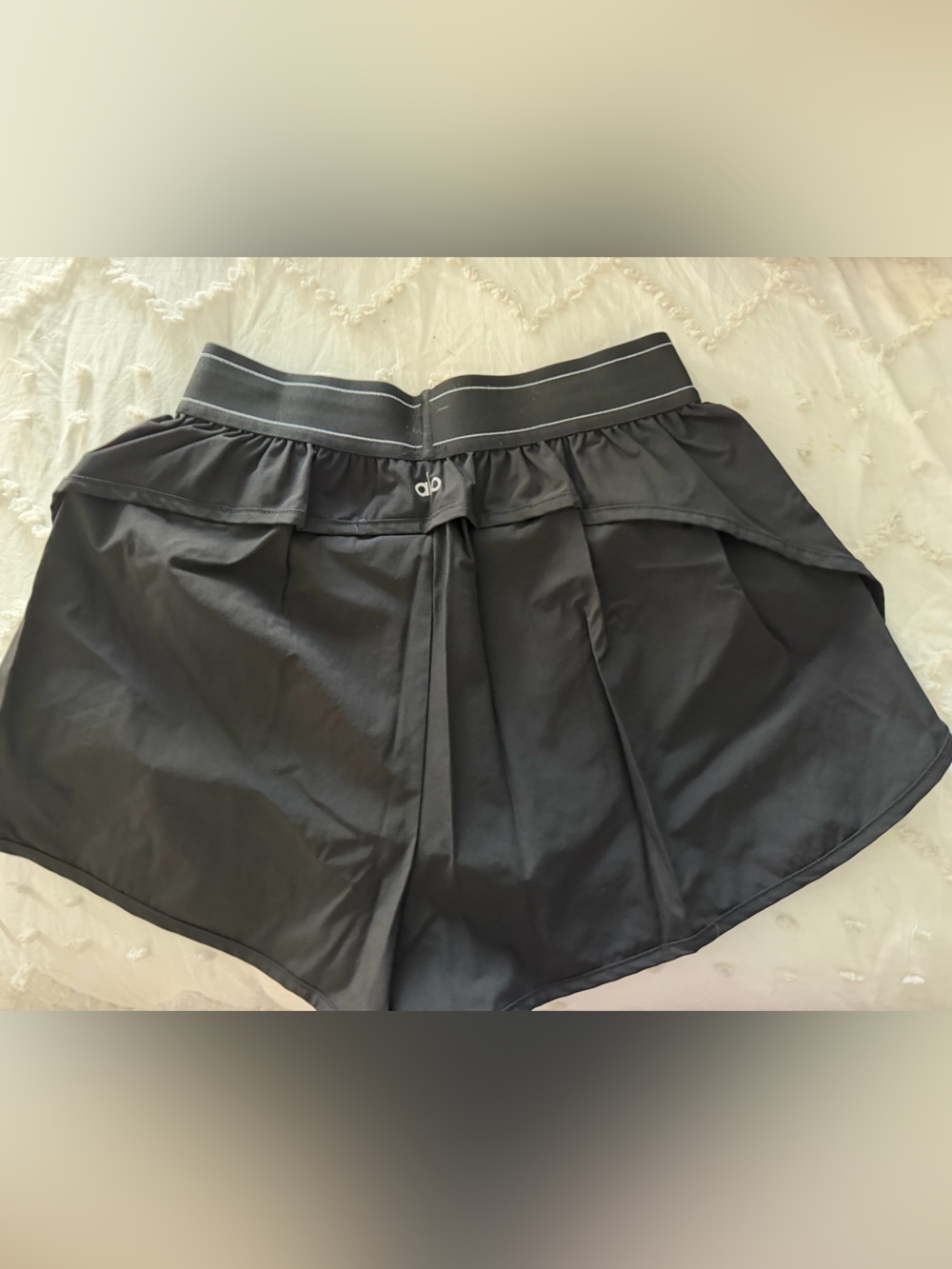 ALO shorts - Picture 2 of 3